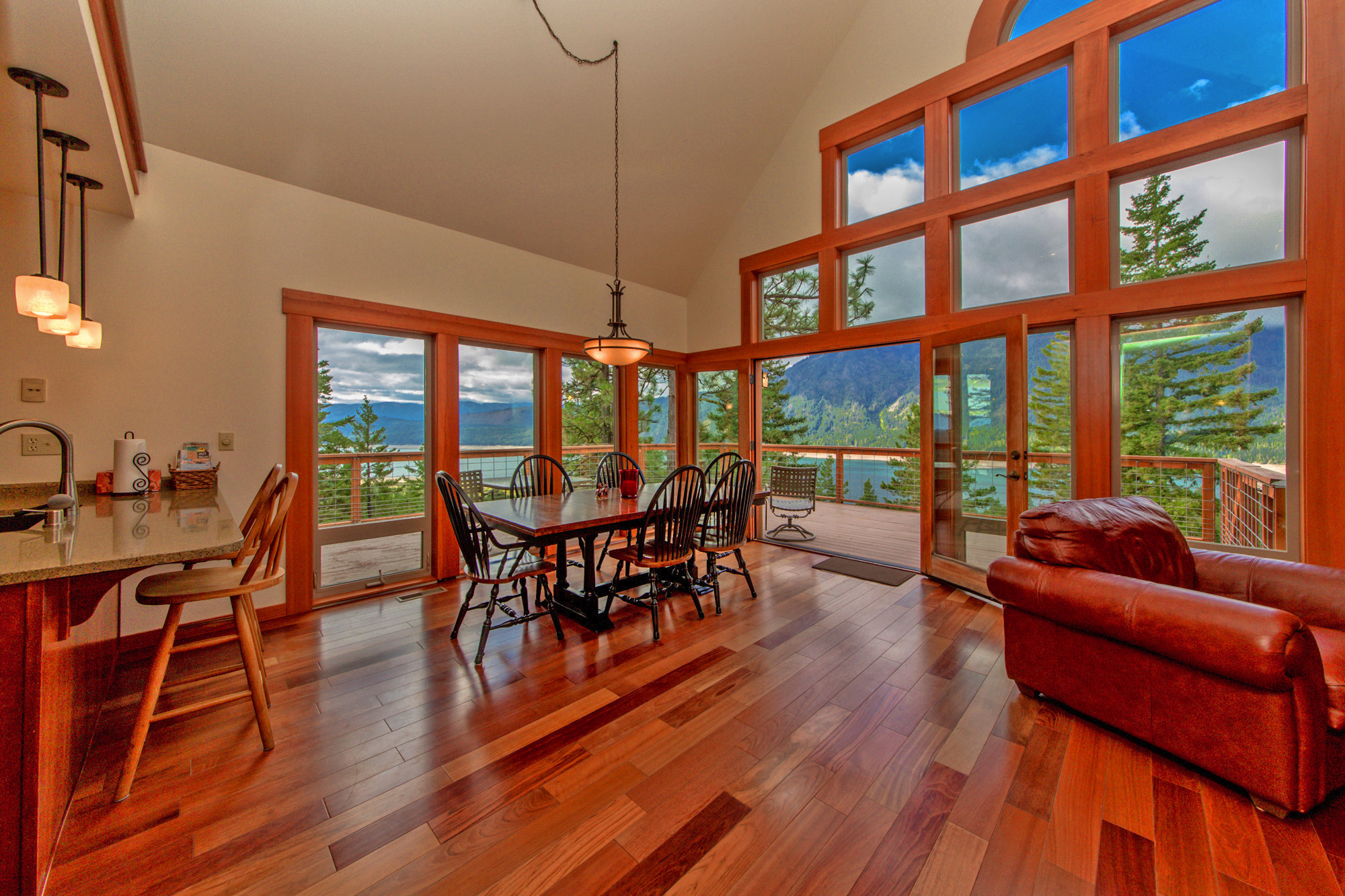 Custom Cle Elum Cabin - Best of Seattle